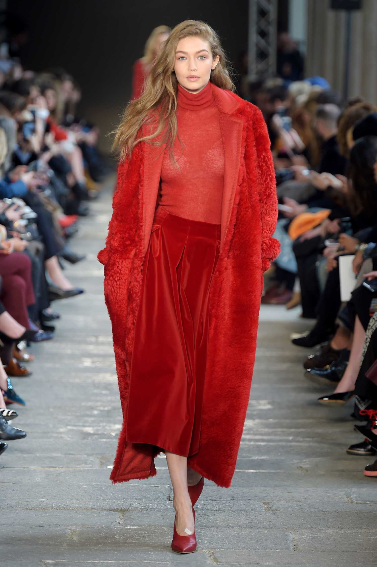 gigi-hadid-at-the-max-mara-show-during-the-milan-fashion-week-1.jpg