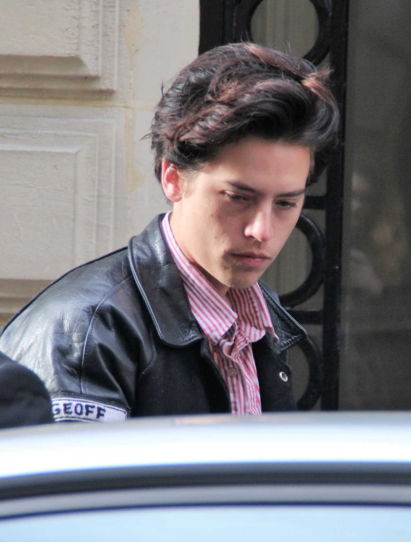 Cole Sprouse Leaves Her Hotel in Paris – Celeb Donut