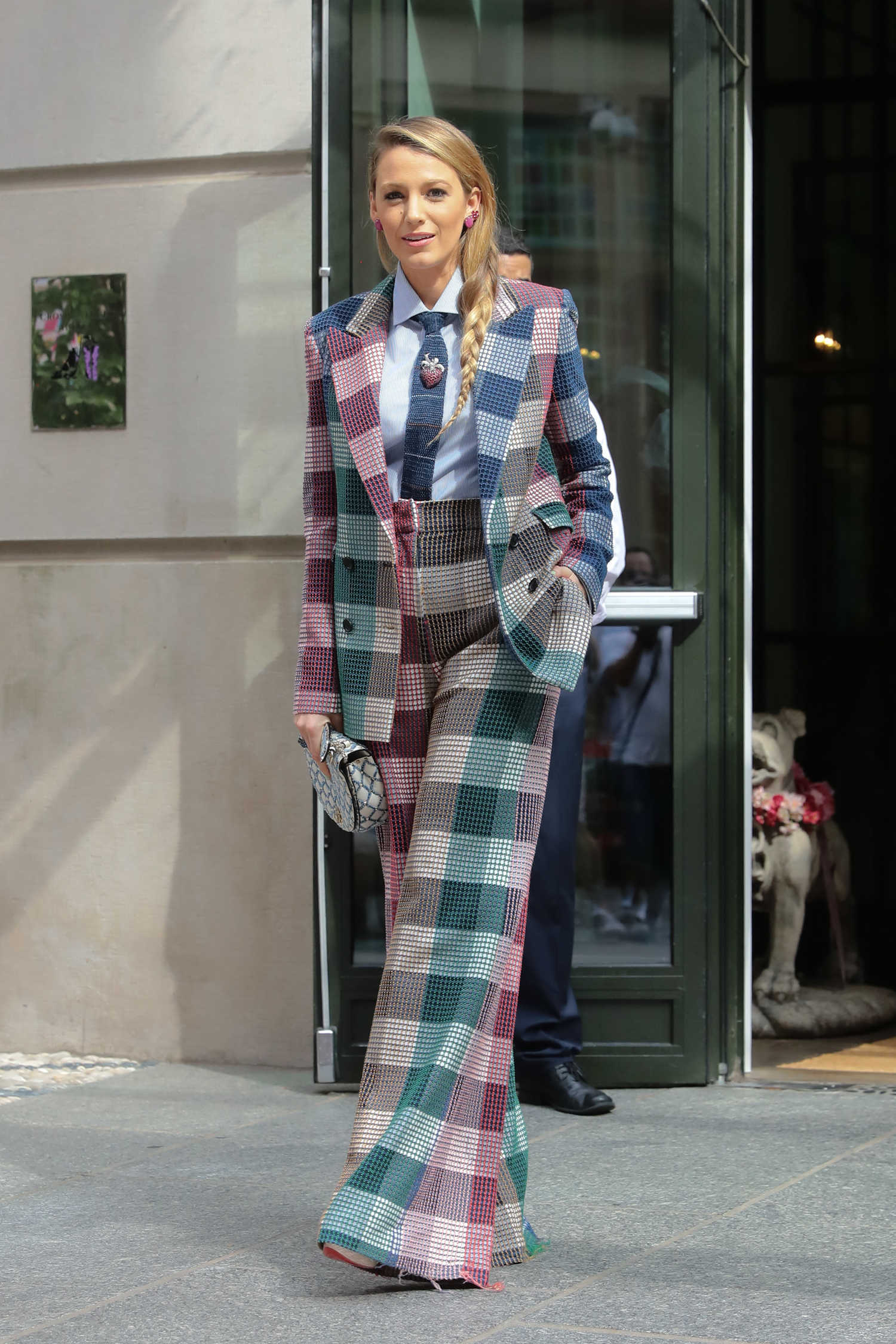 Blake Lively in a Plaid Suit Was Seen Out in NYC – Celeb Donut1500 x 2248
