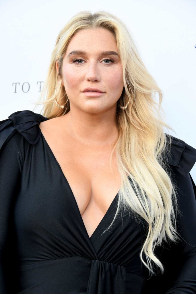 31 Kesha Hot Sexy Makeup Pictures Show Her Looks After 