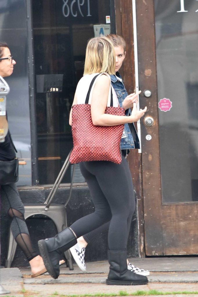 Kristen Bell in a Black Leggings Was Seen Out in Los Felize – Celeb Donut