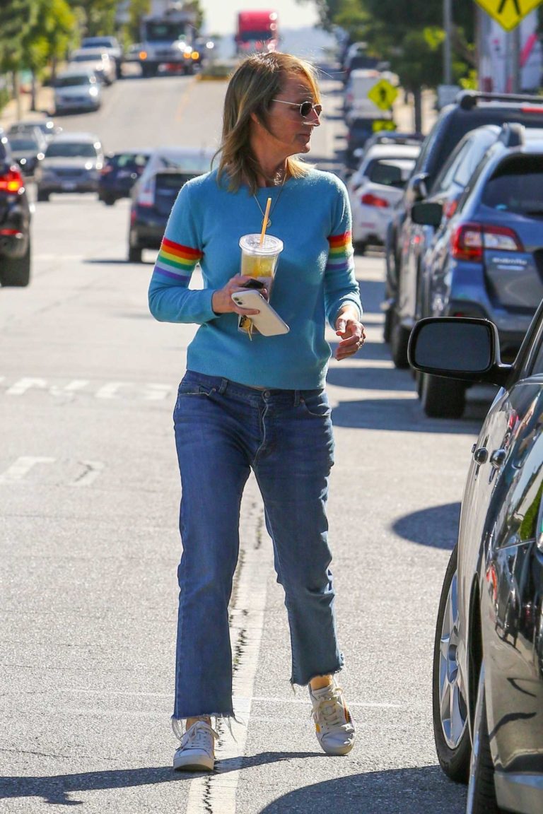 Helen Hunt in a Blue Sweater Was Seen Out in Brentwood – Celeb Donut