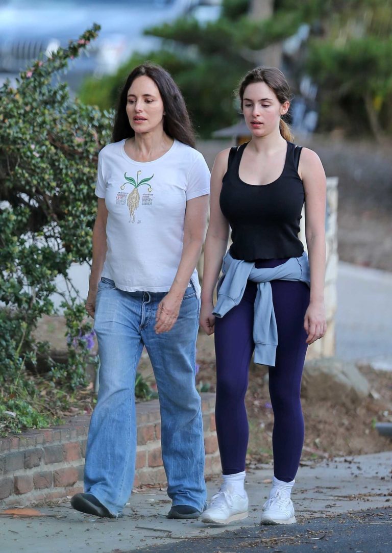 Madeleine Stowe in a White Tee Was Seen Out with Her Daughter May Theodora Benben in Pacific