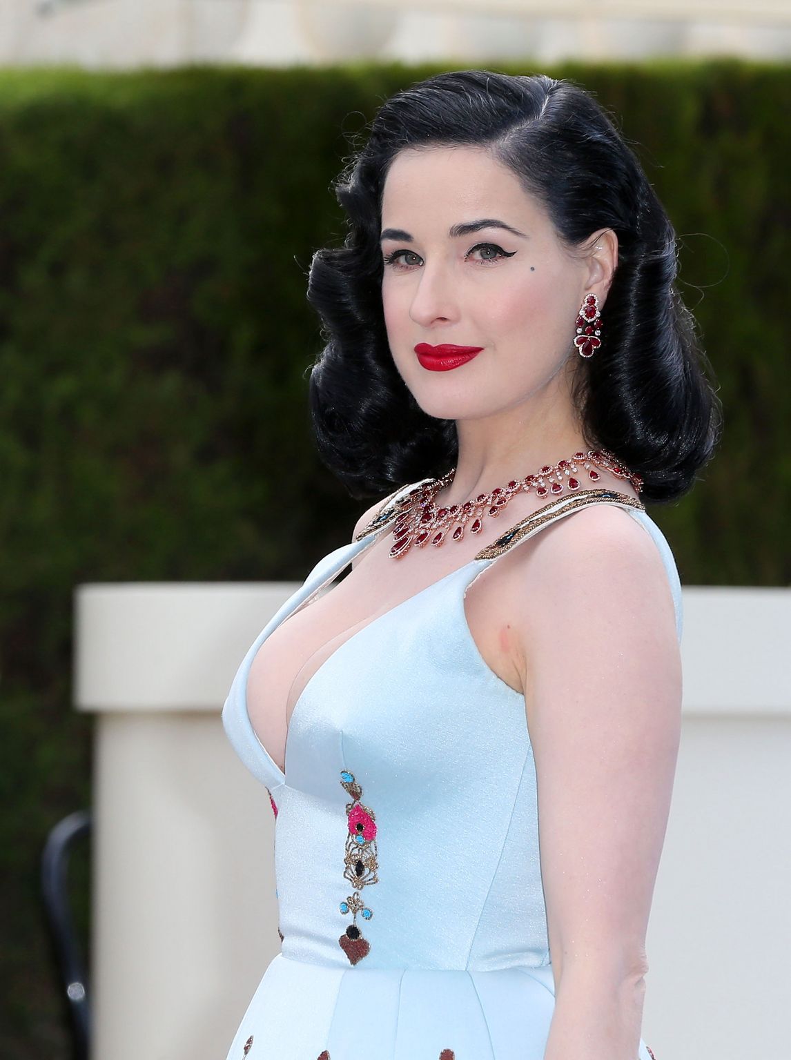 dita-von-teese-at-amfars-cinema-against-aids-gala- Actual Types Of Good and Bad Female Dating Pages