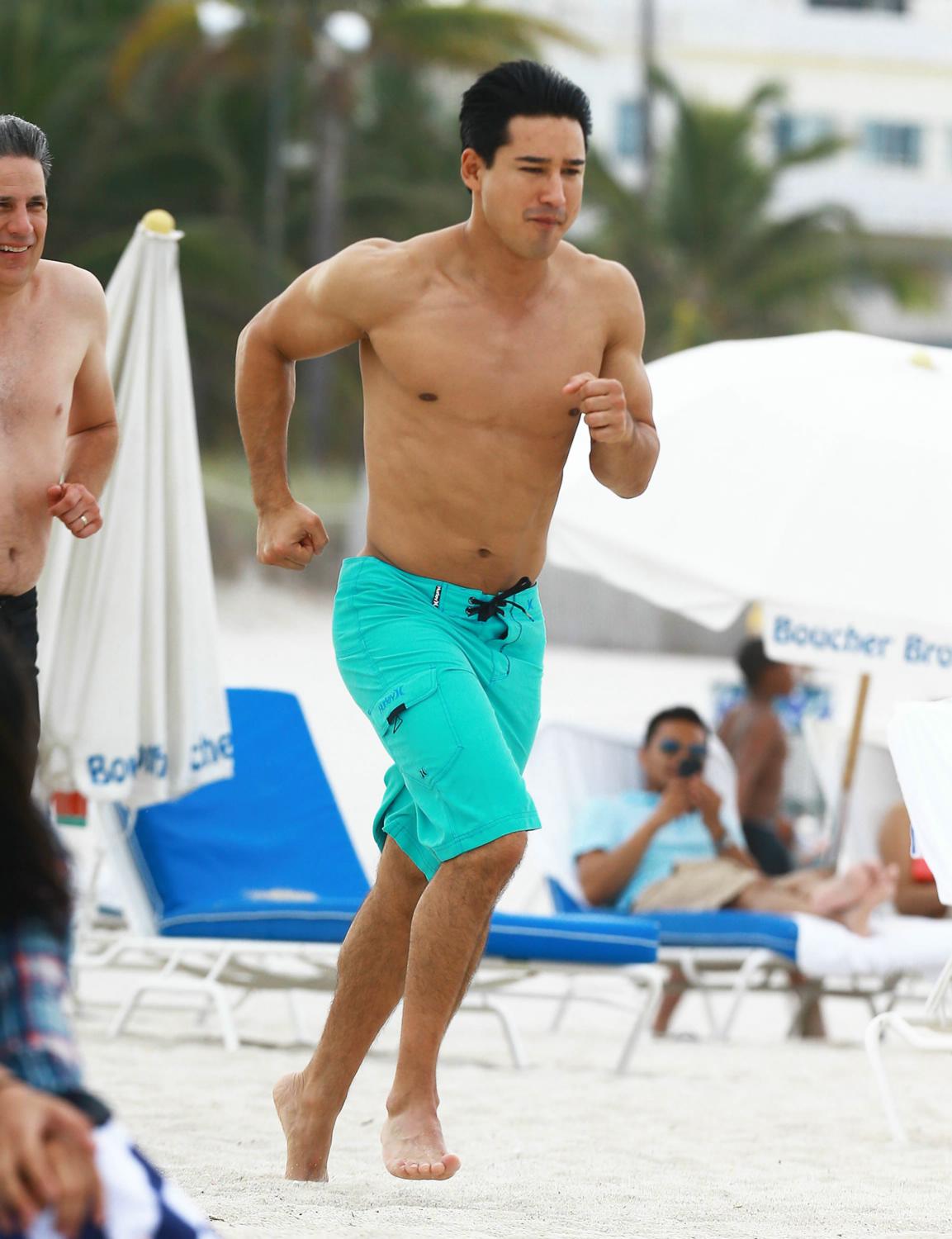 Mario Lopez Shows Off His Ripped Body In Miami Beach Celeb Donut