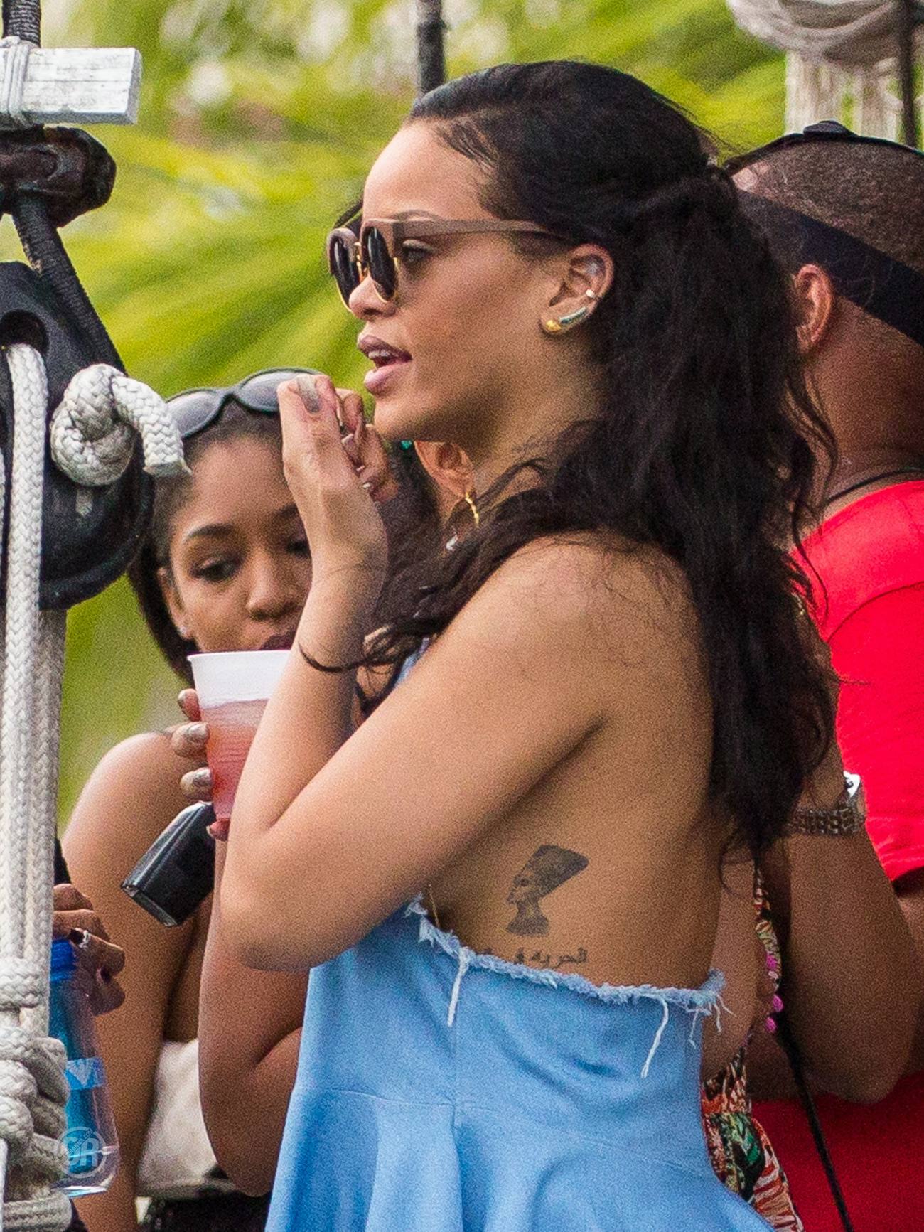 Rhianna Side Boob Picture Telegraph