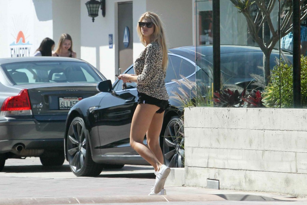 Charlotte McKinney Out in Malibu-4