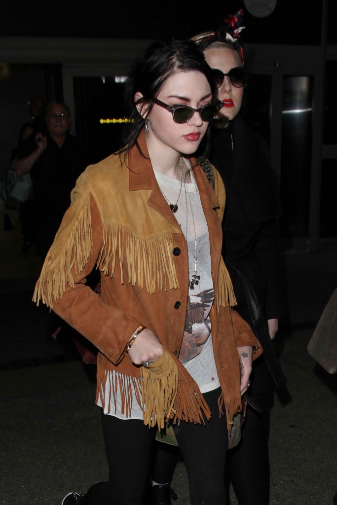 Frances Bean Cobain Arrives at LAX Airport in Los Angeles-2