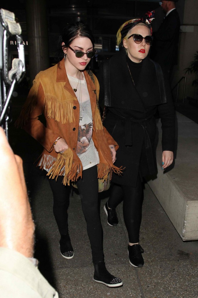 Frances Bean Cobain Arrives at LAX Airport in Los Angeles-3