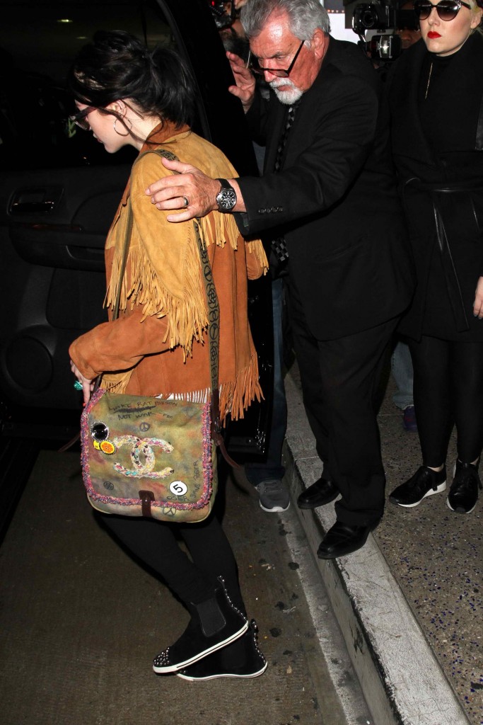 Frances Bean Cobain Arrives at LAX Airport in Los Angeles-4