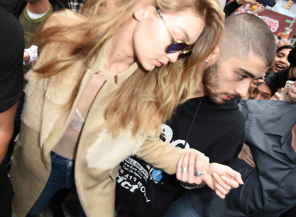 Gigi Hadid Leaving Her Apartment in New York City-4