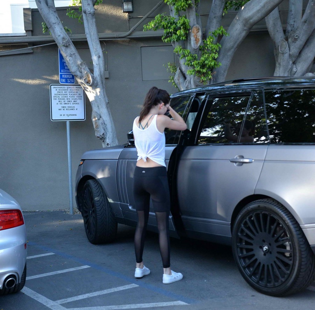 Kendall Jenner Leaving Yoga Studio in Hollywood-4