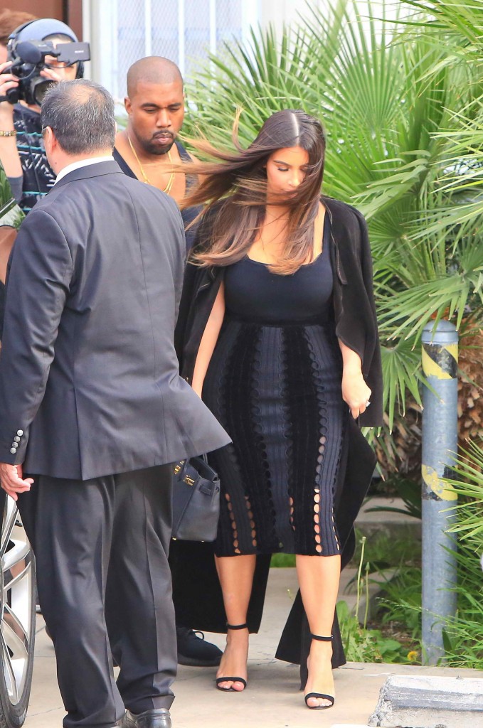 Kim Kardashian Leaves Studio in Los Angeles-1