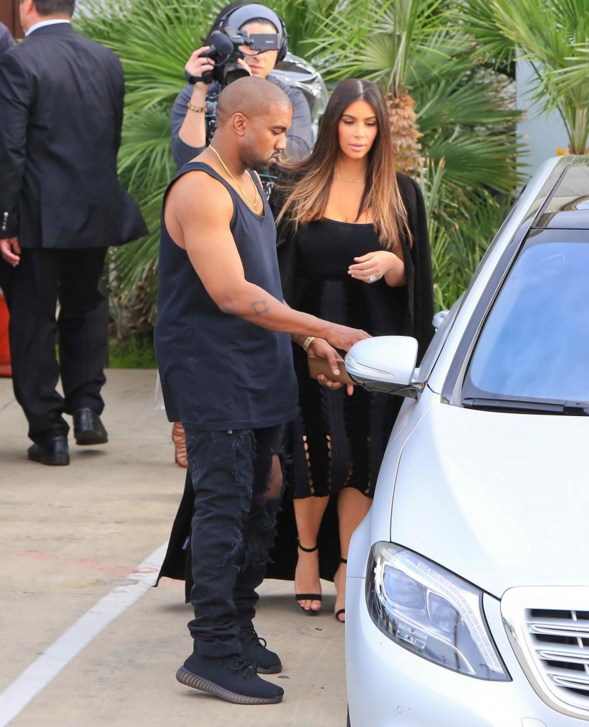 Kim Kardashian Leaves Studio in Los Angeles-3