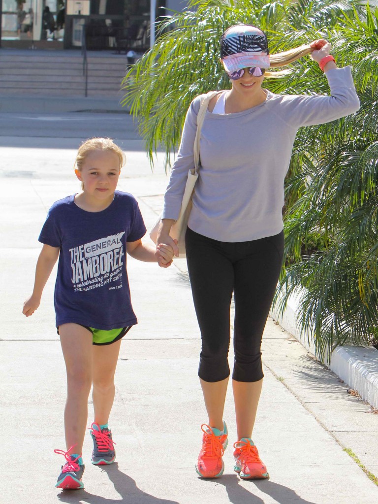 Reese Witherspoon Out and About in Los Angeles-3