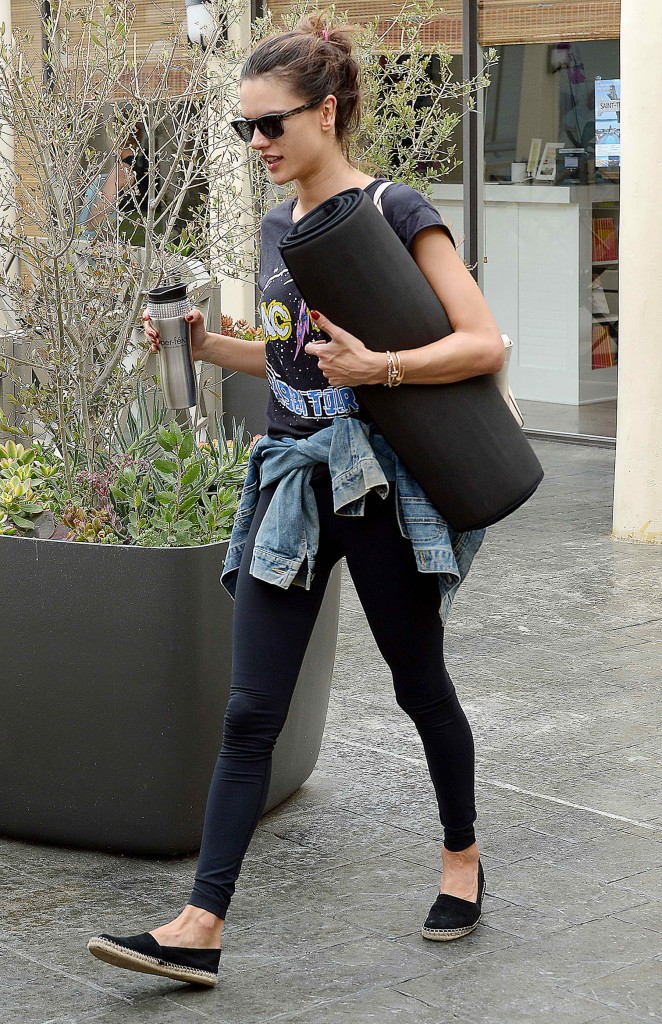 Alessandra Ambrosio Leaves Yoga Classes in Brentwood-3