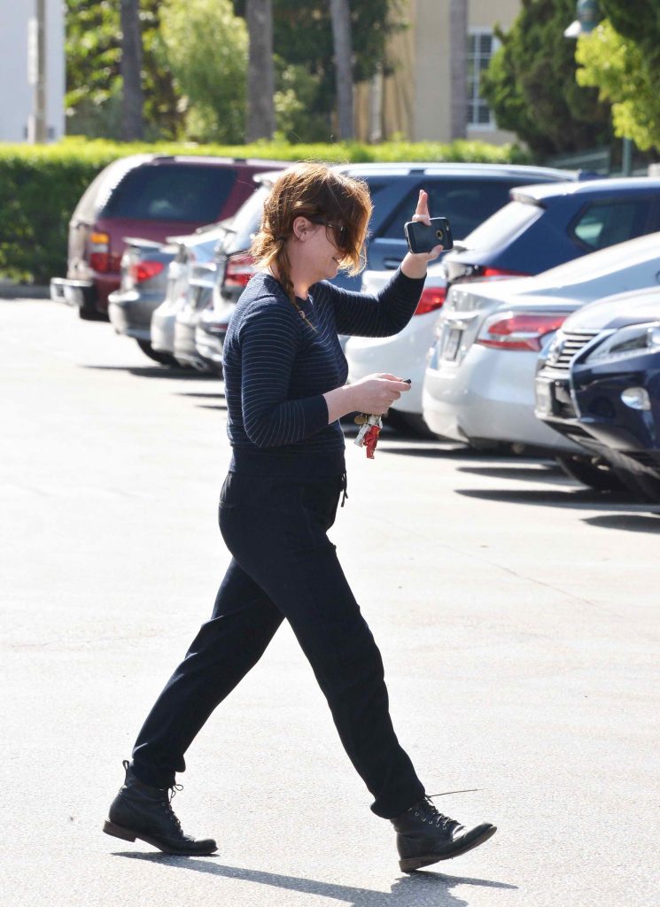 Amy Poehler Leaves Bristol Farms in West Hollywood-3