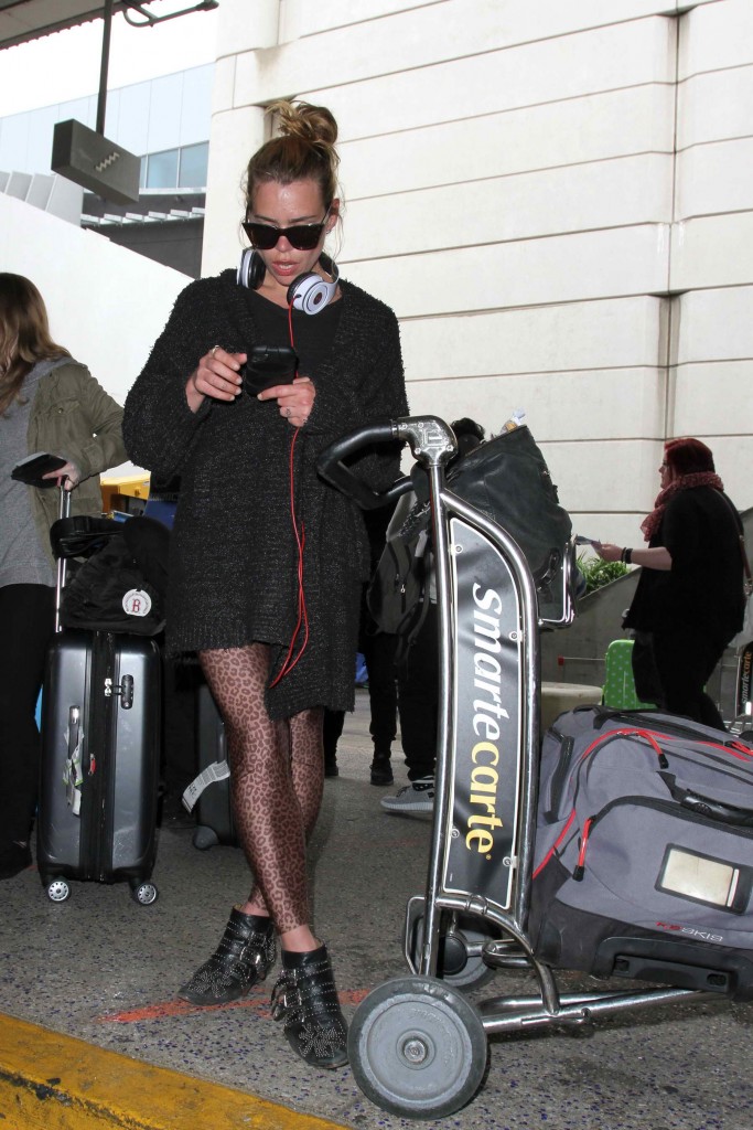 Billie Piper Was Spotted at LAX Airport in Los Angeles-5