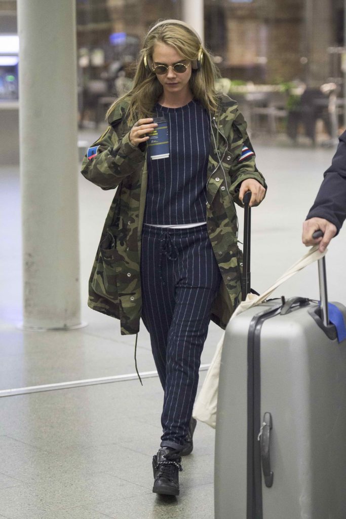Cara Delevingne Arrives at The Eurostar Terminal in London From Paris-3