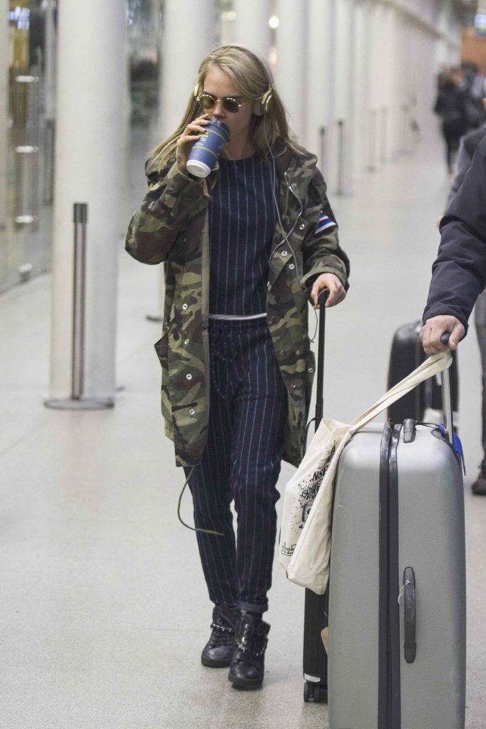Cara Delevingne Arrives at The Eurostar Terminal in London From Paris-4
