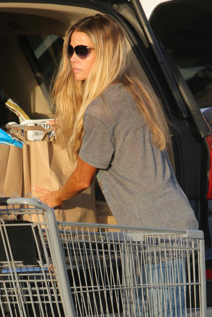 Denise Richards Seen Grocery Shopping in Malibu-3