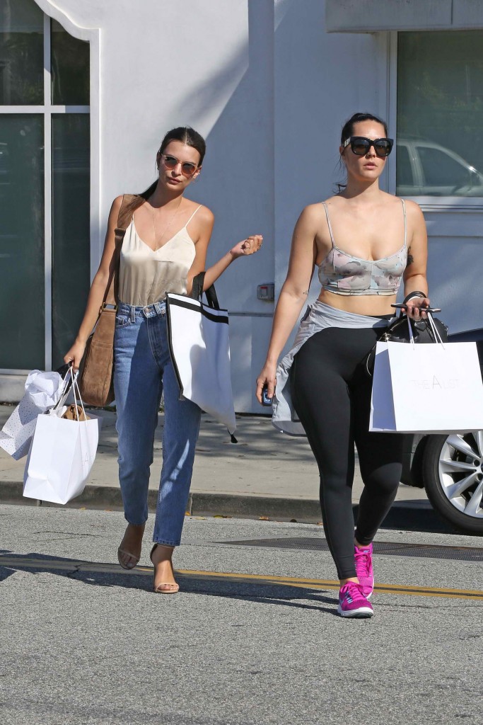 Emily Ratajkowski Shopping in the 90201 Area in Beverly Hills-3