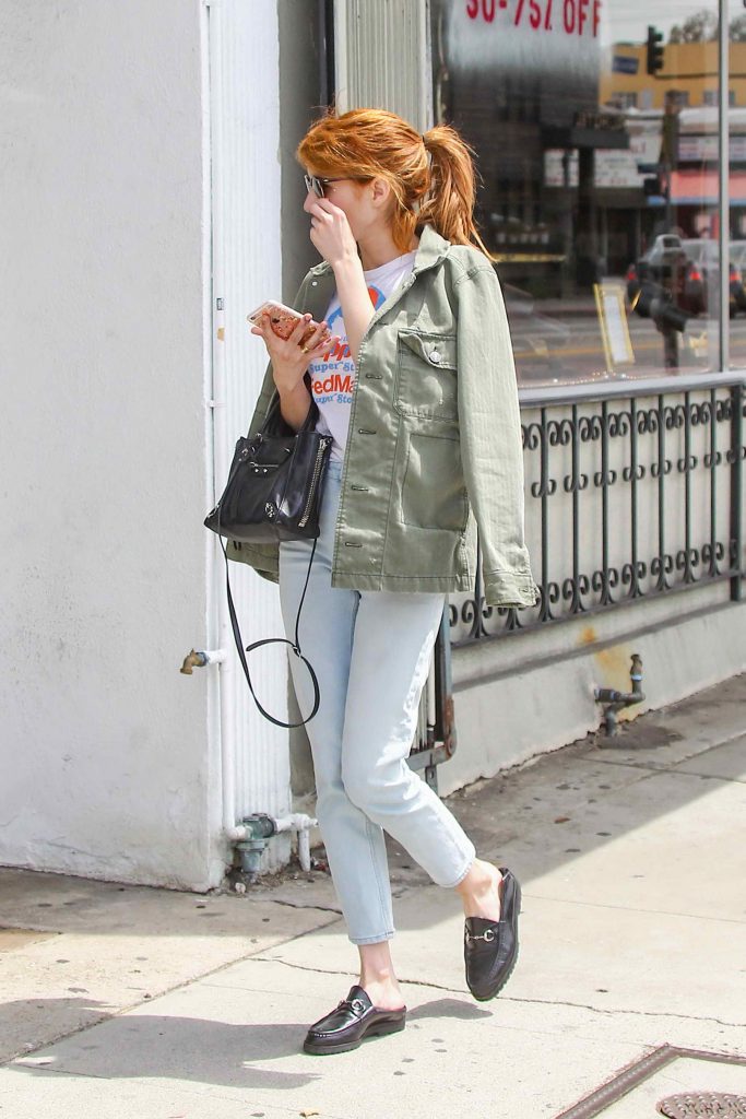 Emma Roberts Was Spotted Out in Los Angeles-3