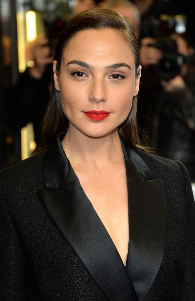 Gal Gadot at the Criminal Premiere in London-3