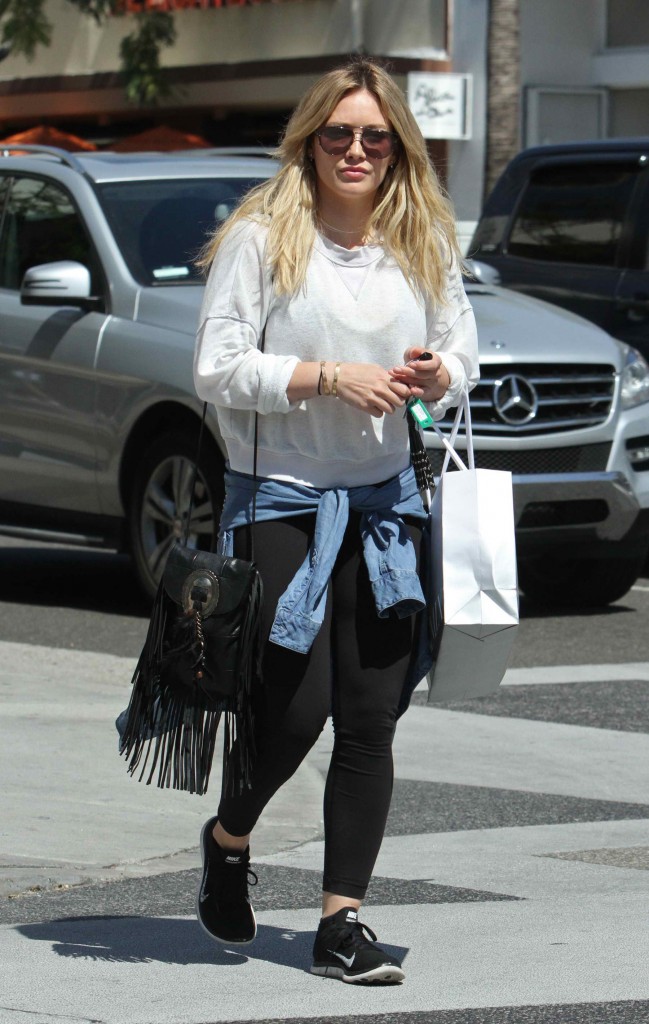 Hilary Duff Shopping at Intermix Beverly Hills-1