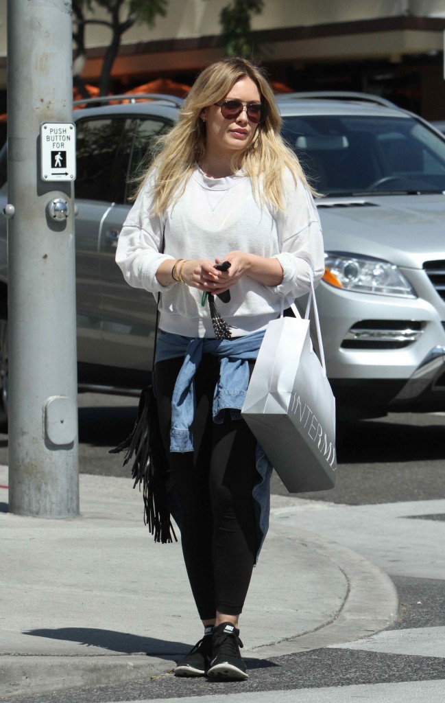 Hilary Duff Shopping at Intermix Beverly Hills-2
