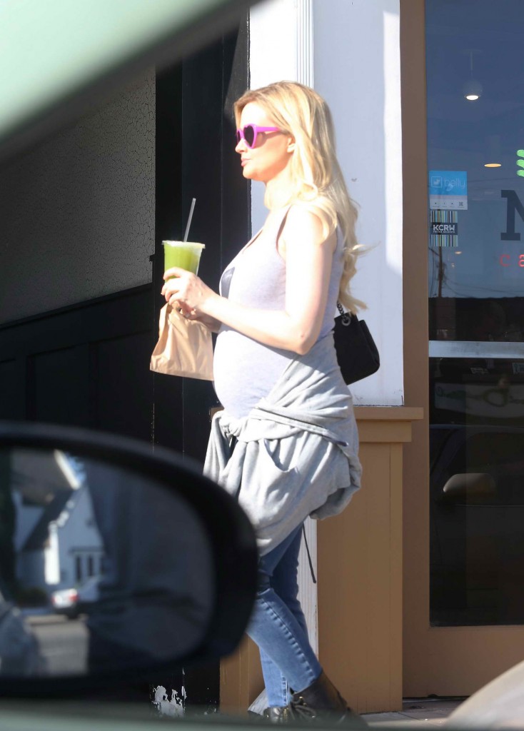 Holly Madison Leaves M Cafe in Los Angeles-2