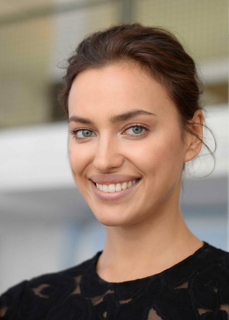 Irina Shayk Advertises a Chewing Gum During a Press Call in Berlin-4