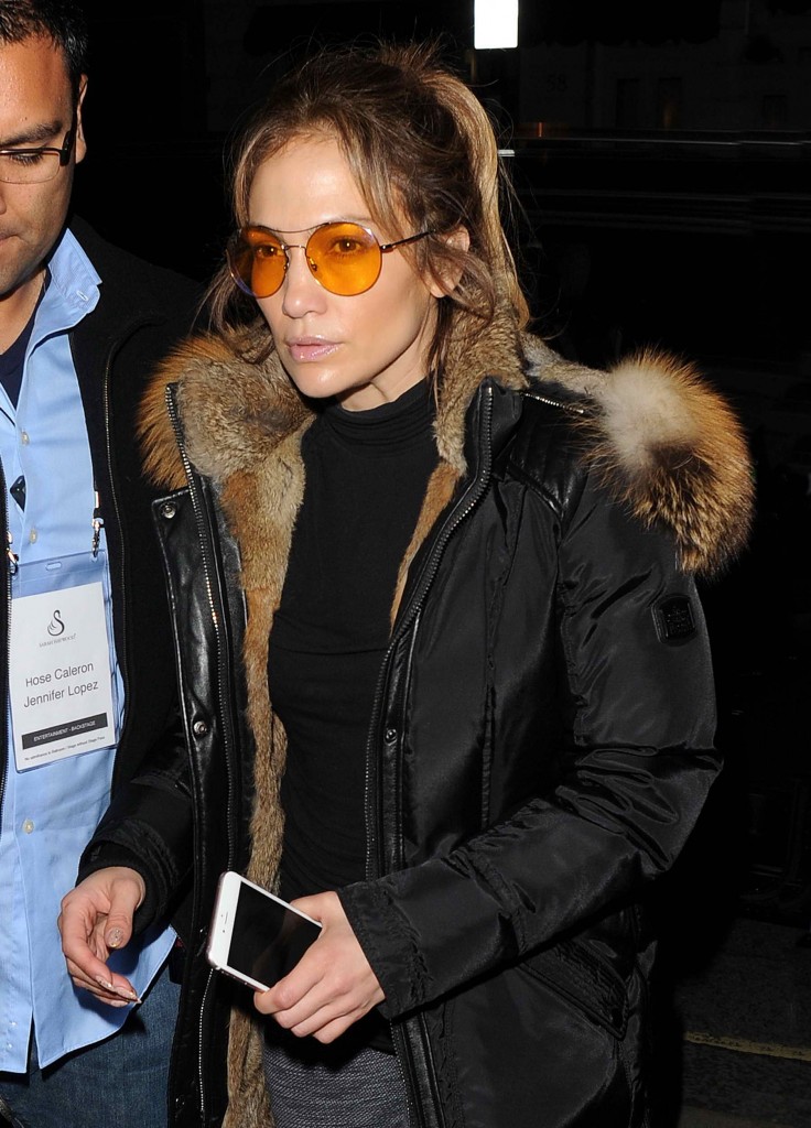 Jennifer Lopez Was Seen Outside Claridge's Hotel in London-3
