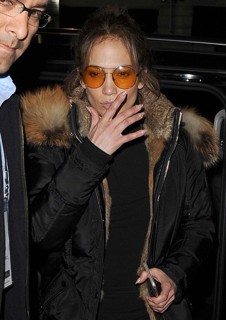 Jennifer Lopez Was Seen Outside Claridge's Hotel in London-4