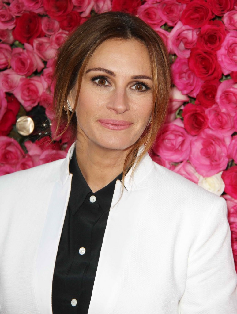Julia Roberts at the Mother's Day Premiere in Los Angeles-5