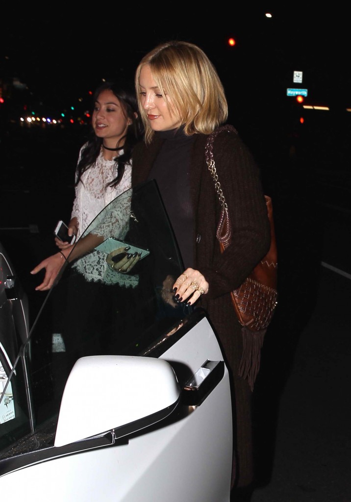 Kate Hudson Was Seen After Dinner at Carlitos Gardel Restaurant in West Hollywood-3