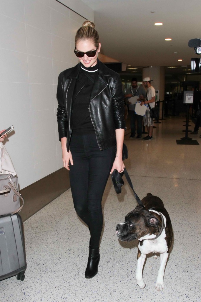 Kate Upton at LAX Airport in Los Angeles-1
