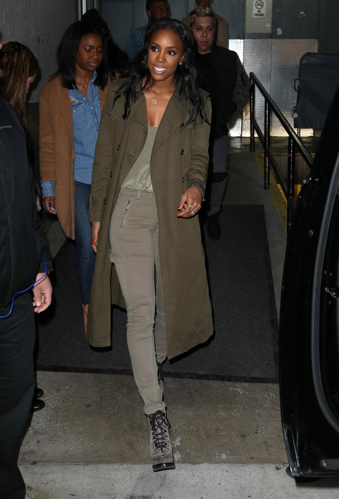 Kelly Rowland Leaves AOL Building in New York City-1