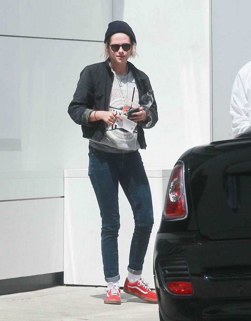 Kristen Stewart Out in Beverly Hills-3