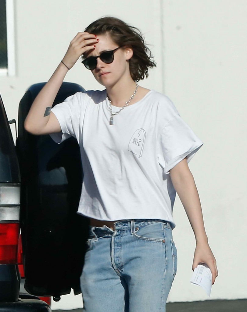 Kristen Stewart Out in Los Angeles-1