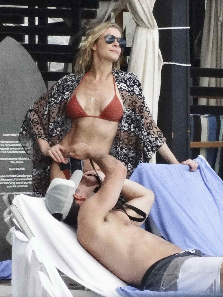 LeAnn Rimes in Bikini at a Pool in Cabo San Lucas-4