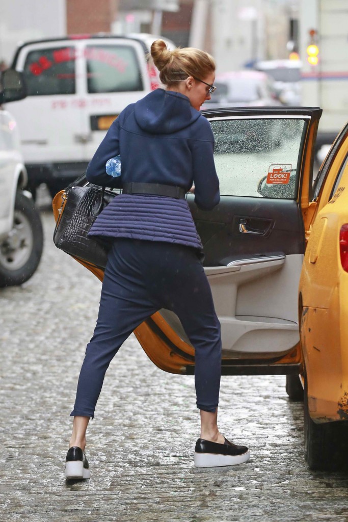 Olivia Palermo Getting Into a Yellow Cab in Brooklyn-3