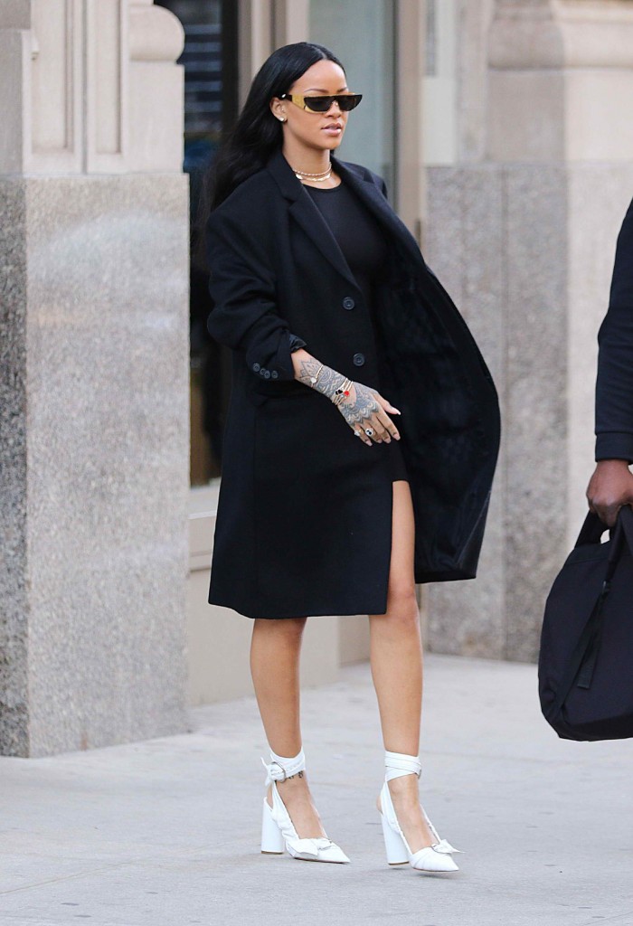 Rihanna Leaves Her Home in New York-2