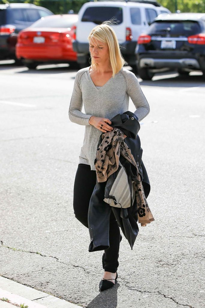 Claire Danes Was Seen Out in Los Angeles-2