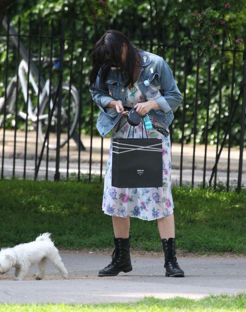 Daisy Lowe Was Spotted in Primrose Hill Park in North London-2