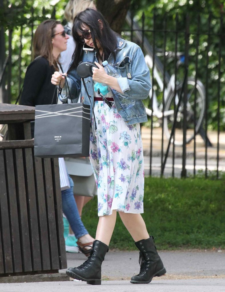Daisy Lowe Was Spotted in Primrose Hill Park in North London-3
