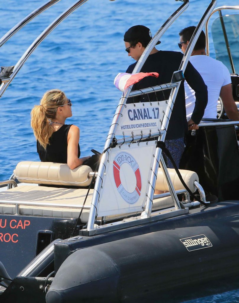 Heidi Klum Leaves Eden Roc Hotel in Cannes-4