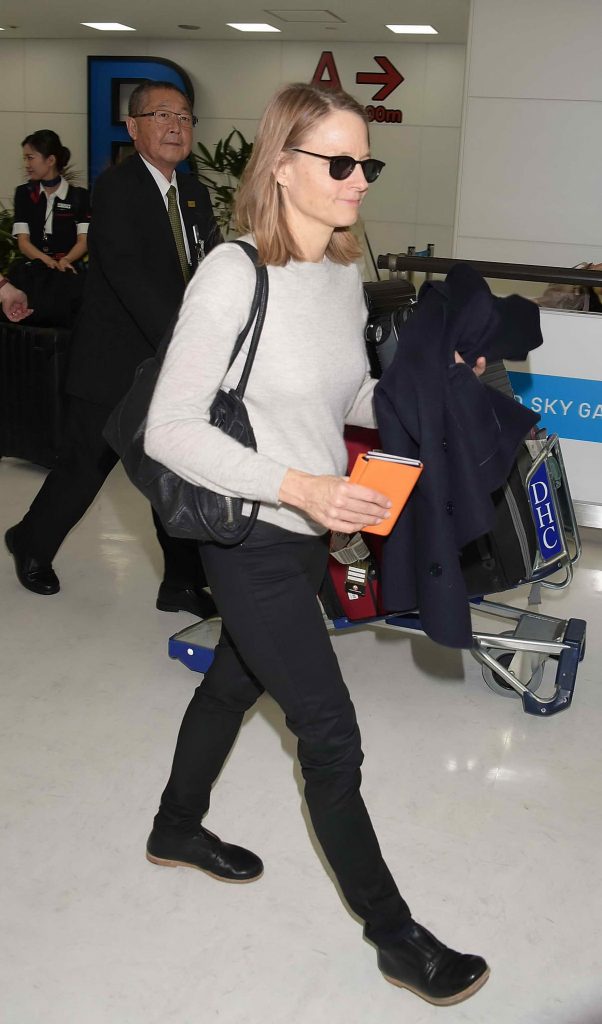 Jodie Foster Was Seen at Narita International Airport-2