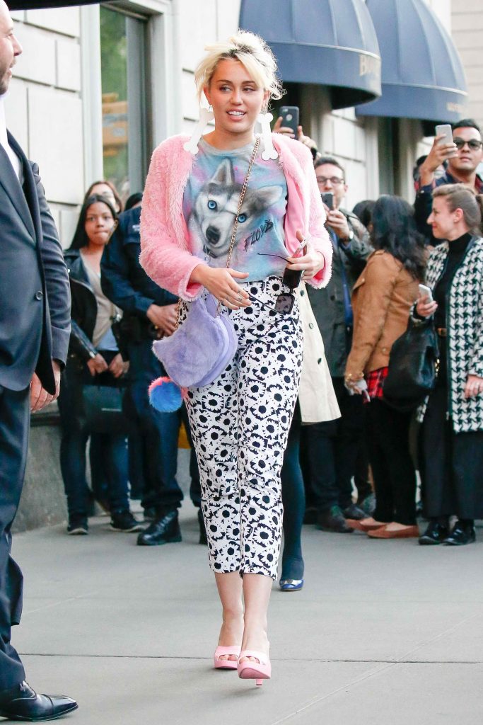 Miley Cyrus Spends Time With Her Fans in NYC-1