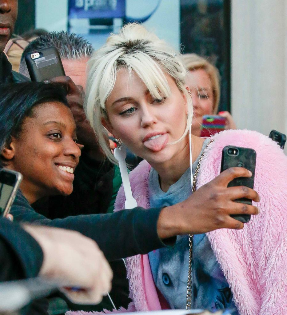 Miley Cyrus Spends Time With Her Fans in NYC-4